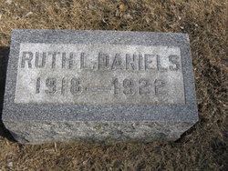 Ruth L Daniels 