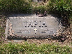 Adela Tapia 