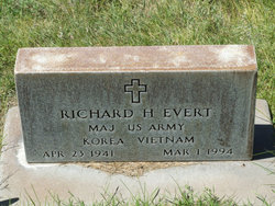 Maj Richard H. Evert 