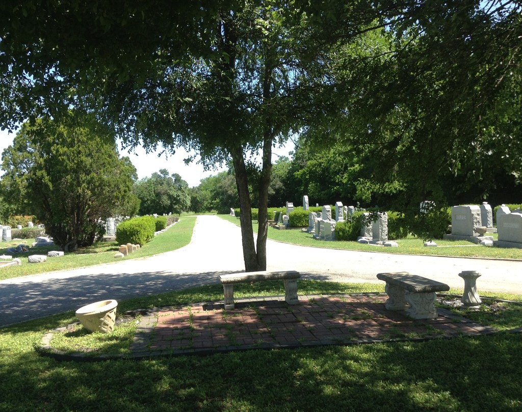 Rodfei Sholom Cemetery
