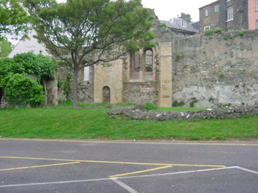 St. James Old Churchyard