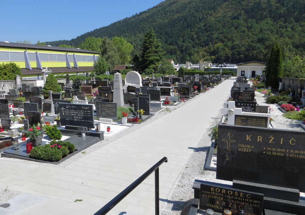 Borovnica Cemetery