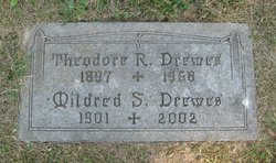 Theodore Raymond “Ted” Drewes Sr.