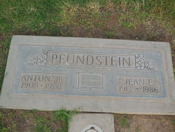 Jean Estell <I>Hutchinson</I> Pfundstein 
