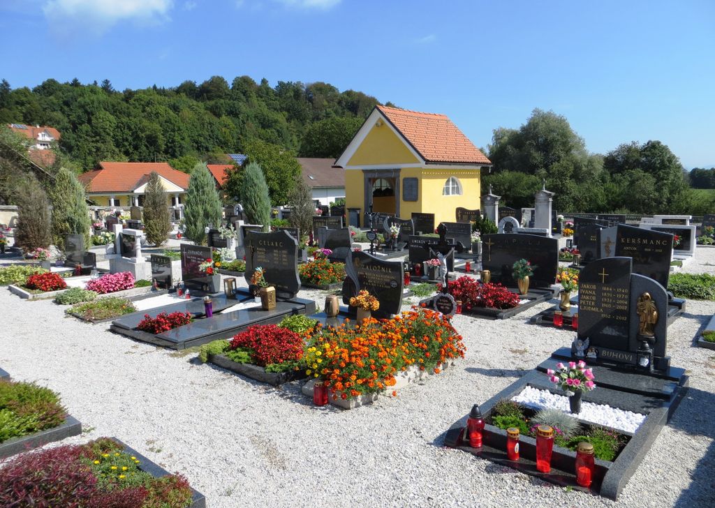 Bevke Cemetery