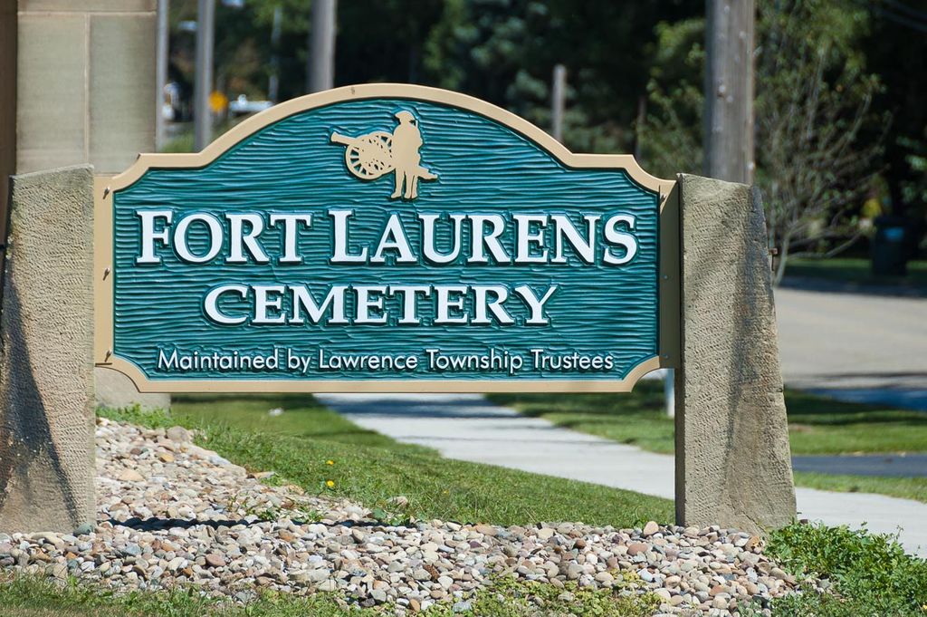 Fort Laurens Cemetery