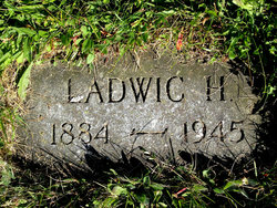 Ladwic Holway “Ladd” Simmons 