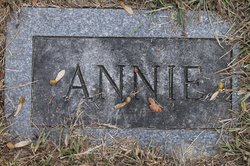 Anne Aileen “Annie” <I>Hall</I> Fowle 
