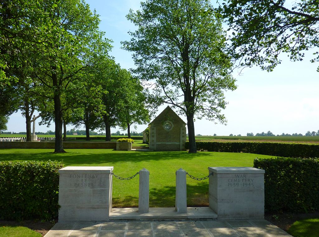Fontenay-le-Pesnel War Cemetery