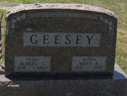 Mary Ellen <I>Frey</I> Geesey 