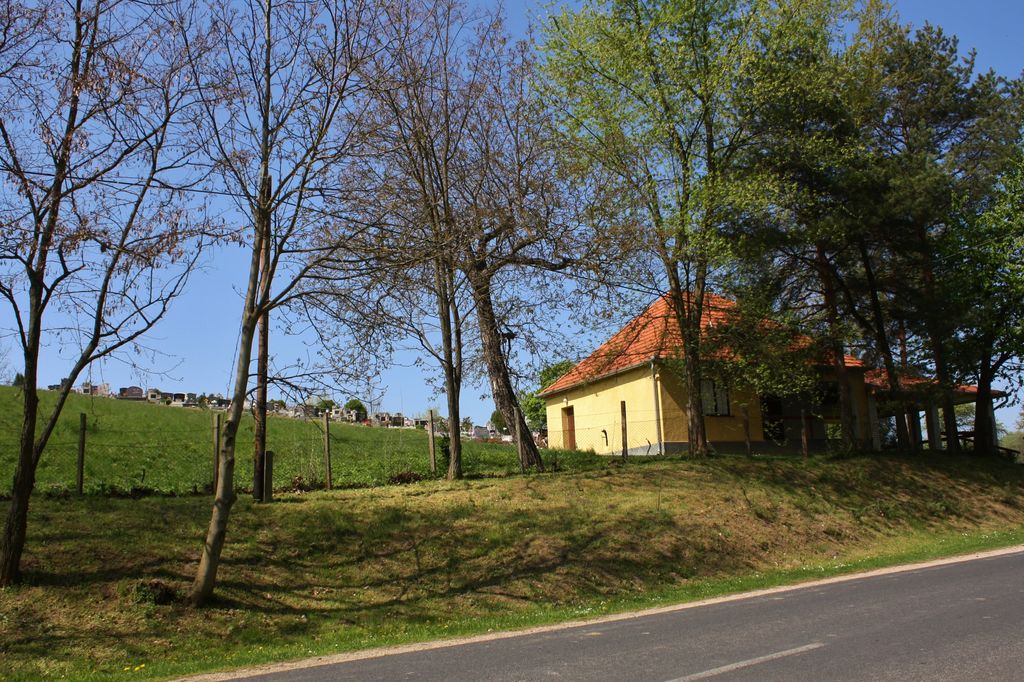 Csatka New Cemetery