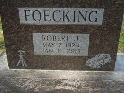 Robert J Foecking 
