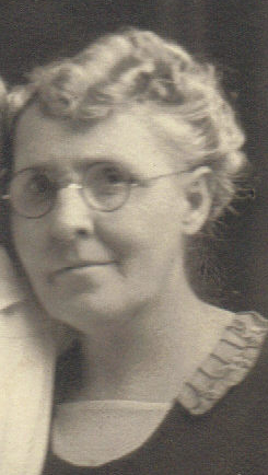 Ida Louise <I>Bottolfsen</I> Holst 