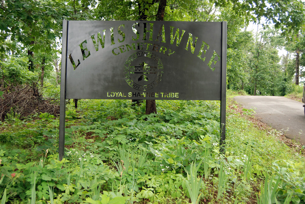 Lewis Shawnee Cemetery
