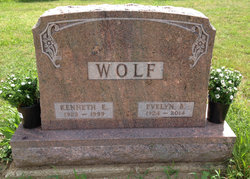 Evelyn Bernice <I>Thomas</I> Wolf 