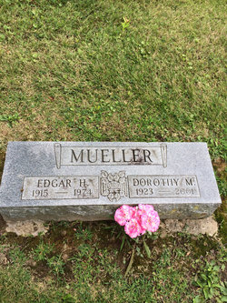 Dorothy Mae <I>Lind</I> Mueller 