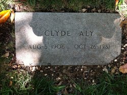 Clyde Ova Aly 