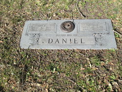 David E Daniel 