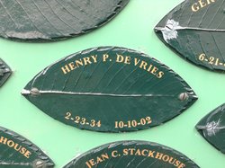 Henry P De Vries 