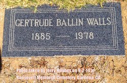Gertrude Rosetta <I>Ballin</I> Walls 