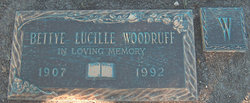 Bettye Lucille <I>Carlisle</I> Woodruff 