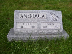 Yvonne E <I>Holtz</I> Amendola 