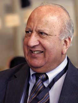Dr Peter Jamel Khan 
