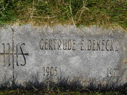 Gertrude Edith <I>Dreyer</I> Denecke 