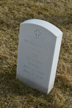 Robert M Dahl 