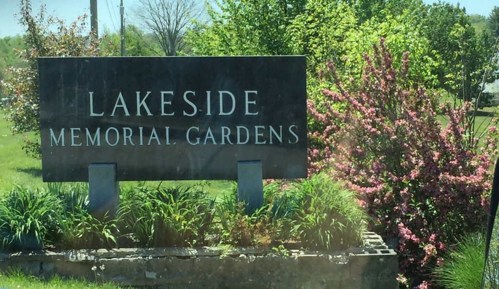Lakeside Memorial Gardens