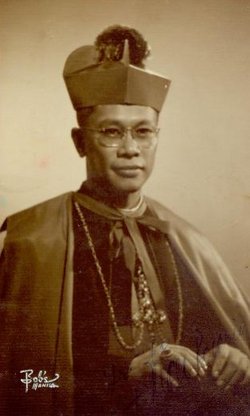Bishop Manuel P. Del Rosario 