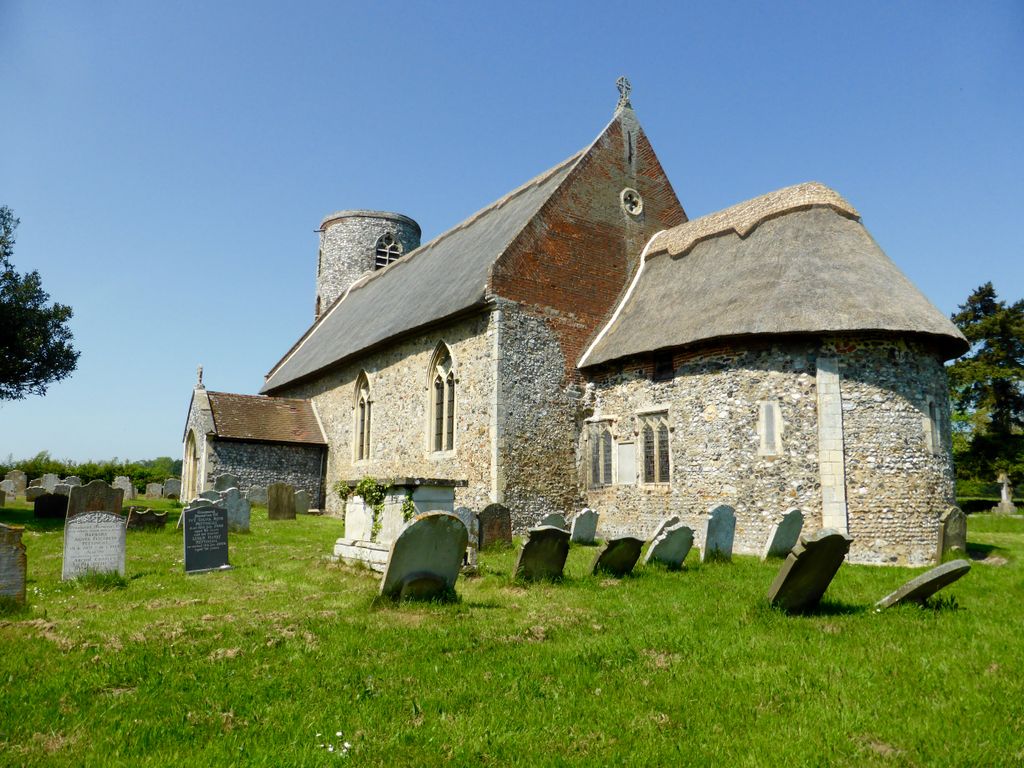 St Edmund's Churchyard