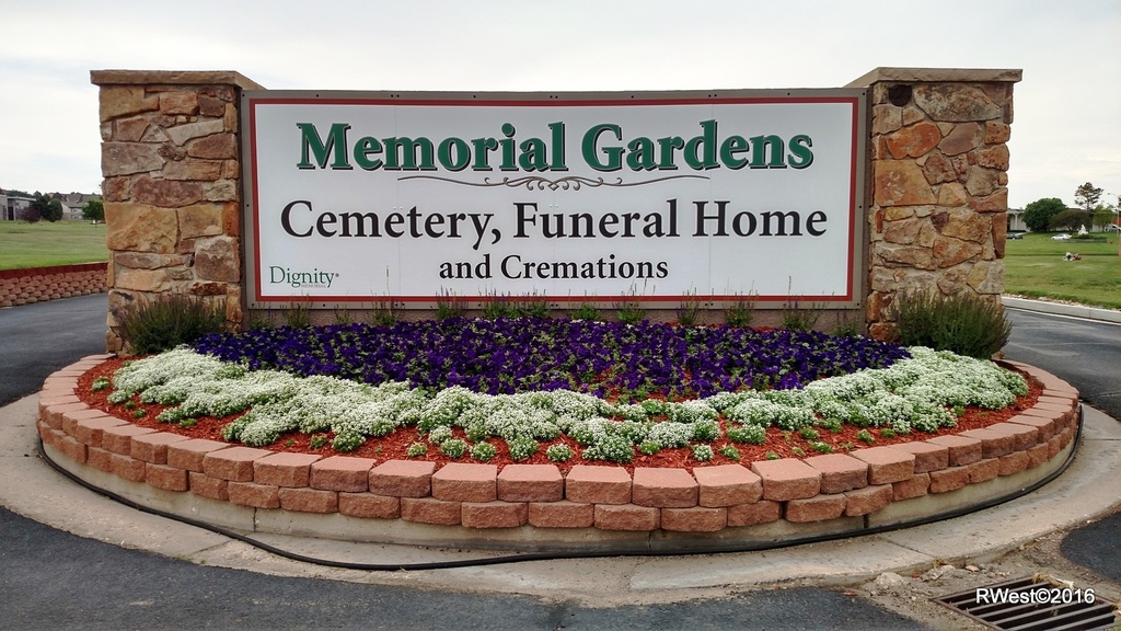 Memorial Gardens Cemetery and Mausoleum