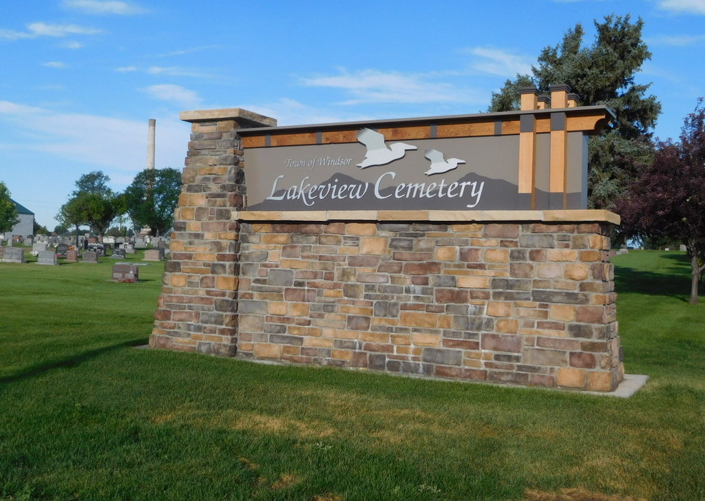 Lakeview Cemetery