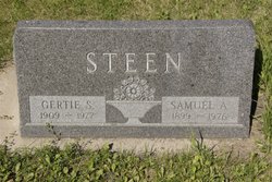 Gertie <I>Stole</I> Steen 