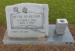 Bettie Jo <I>Simmons</I> Decker 