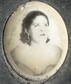 Alejandra G Reza 