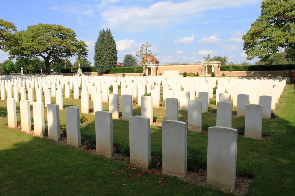 Chauny Communal Cemetery British Extension