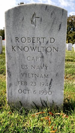 Robert D Knowlton 