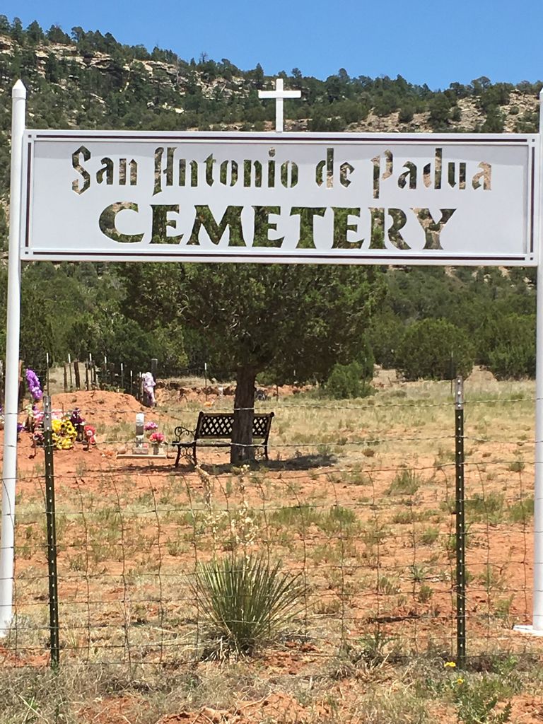 Los Montoyas Cemetery