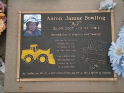 Aaron James Bowling 