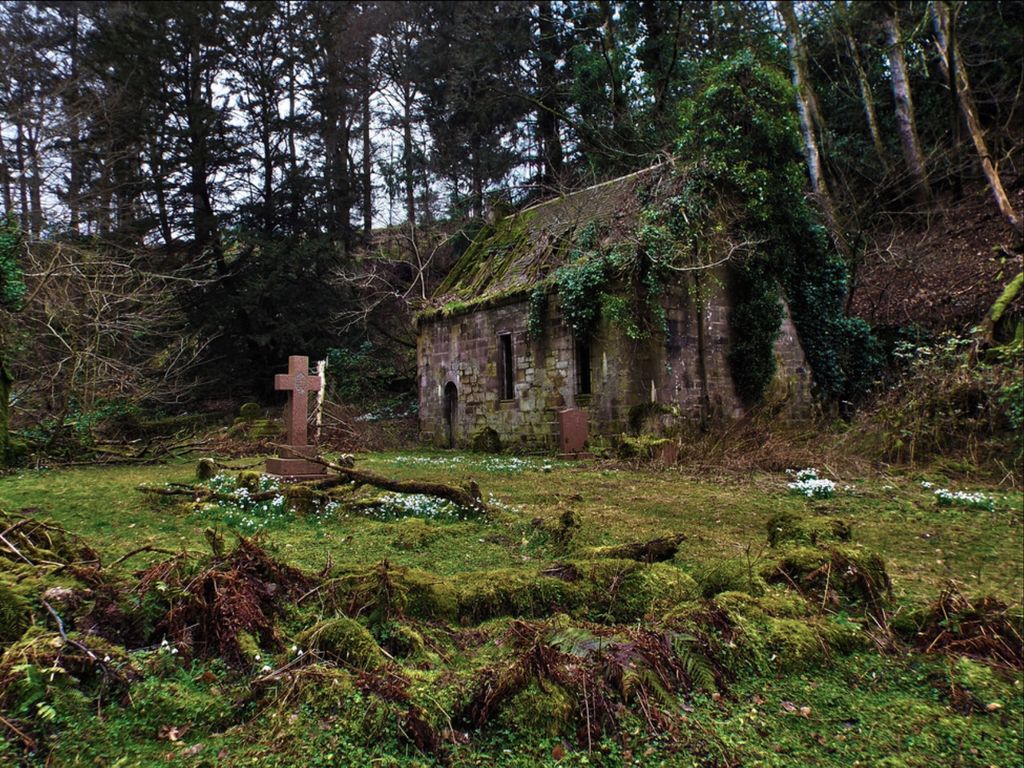Aldbar Chapel Cemetery