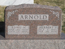 Edna M. <I>Holtz</I> Arnold 