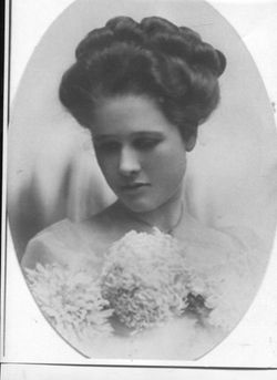 Mrs Lucy Margaret “Monet” <I>Ayres</I> Webb 