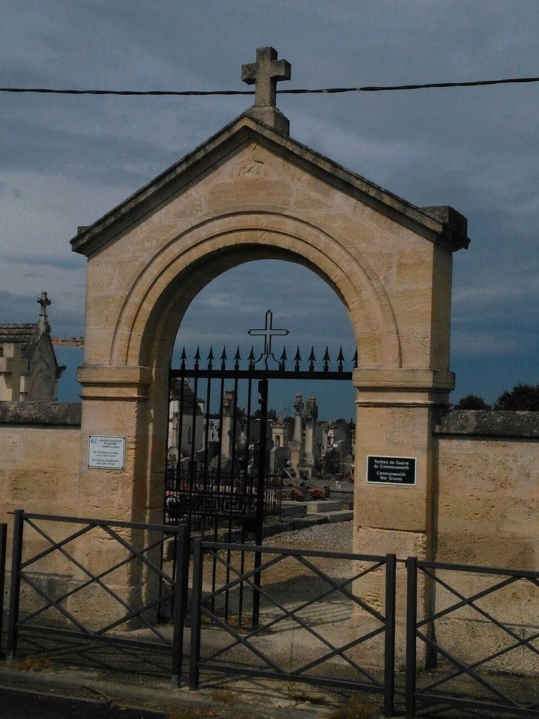 Ambares-et-Lagrave Communal Cemetery