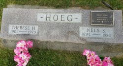 Therese H. <I>Momsen</I> Hoeg 