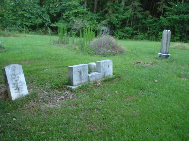 Pinebergen Road Cemetery