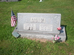 Aaron William Ahlum 