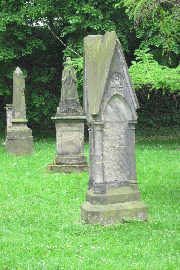 Bürger Friedhof hinter der Trinitatiskirche