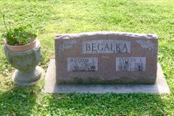 Evelyn Lucy <I>Smith</I> Begalka 
